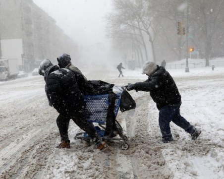 Арктически студ в САЩ: Човек замръзва за 10 минути на открито