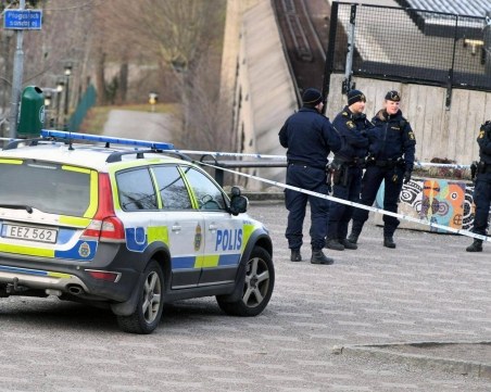 Експлозия край метростанция в Стокхолм - двама са ранени
