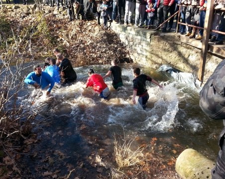 Георги Стоянов извади кръста в Перущица
