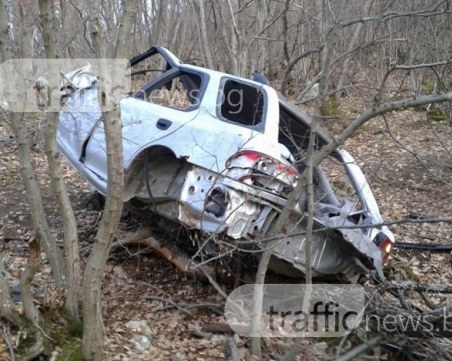 Мистерия! Потрошен автомобил стои 