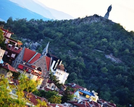 Туристическо влакче тръгва по Бунарджика ВИДЕО