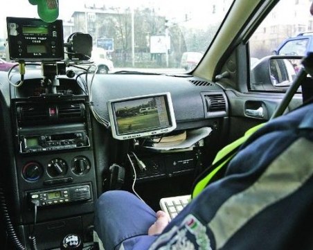 Внимание, шофьори! КАТ вади камери от куфарчета и снима без предупреждение!