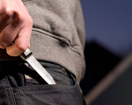 Апаш скочи с нож на пловдивчанин на Бунарджика посред бял ден