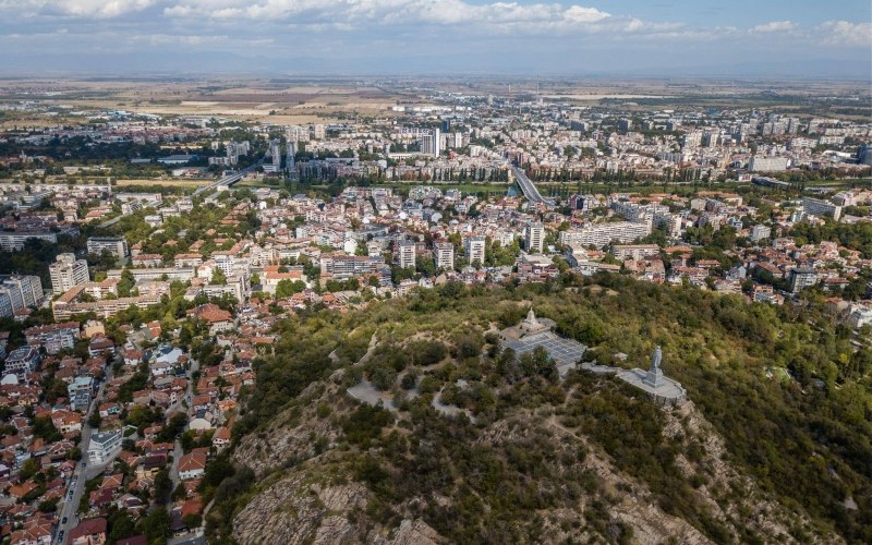 Градусите в Пловдив падат, очаква ни дъжд