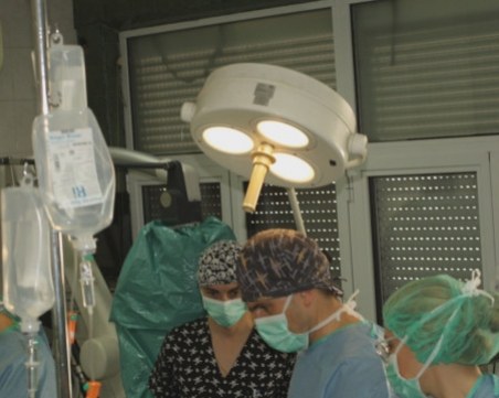 Чудо! Наши медици спасиха живота на 4-месечно бебе с огромен тумор