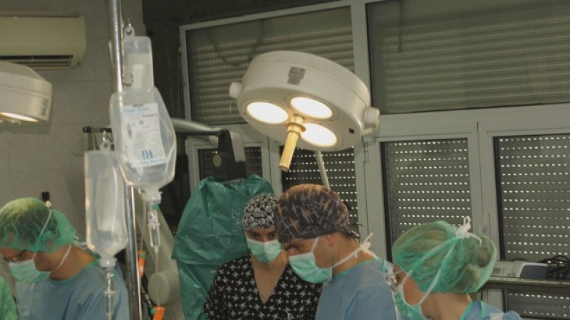 Чудо! Наши медици спасиха живота на 4-месечно бебе с огромен тумор