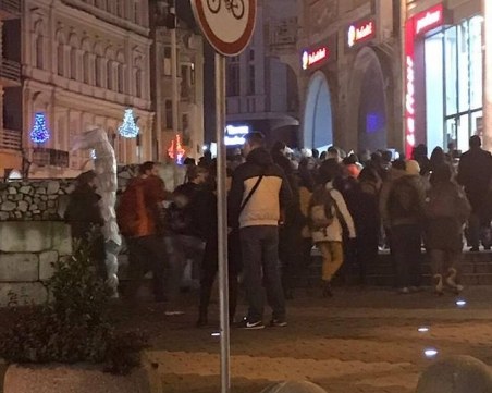 300 пловдивчани протестираха срещу лифта в Банско СНИМКИ