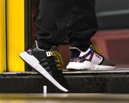 Adidas пуска маратонки, изработени от стара тапицерия на берлинското метро