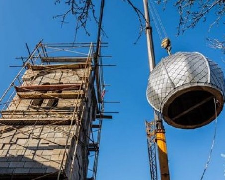 Бряговци не издържаха да гледат разрухата - сами възстановиха църквата си