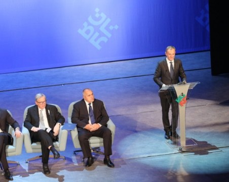 Сравниха европредседателството ни с шествието на Стоичков и компания на световното