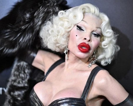 Транссексуалната икона Аманда Лепор отново скандализира с визията си СНИМКИ