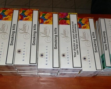 690 кутии контрабандни цигари “Карелия“ са открити под седалките на автобус