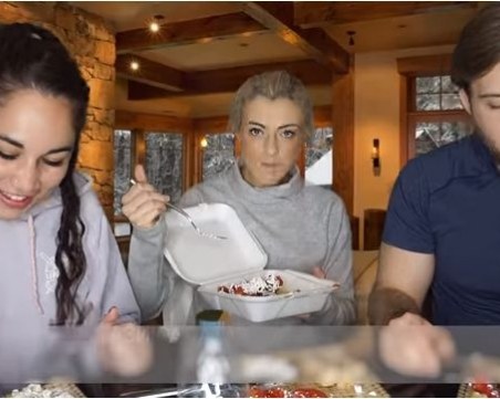 Американци вкусиха от любимите гозби на българите. Ето как реагираха! ВИДЕО