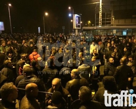 Полицейските синдикати спират протестите, след обещаните 100 милиона от Борисов