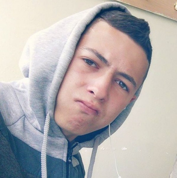 Погребаха един от убитите в Нови Искър - 18-годишния Боби