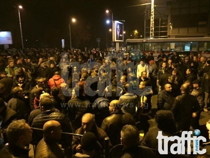 Полицейските синдикати спират протестите, след обещаните 100 милиона от Борисов