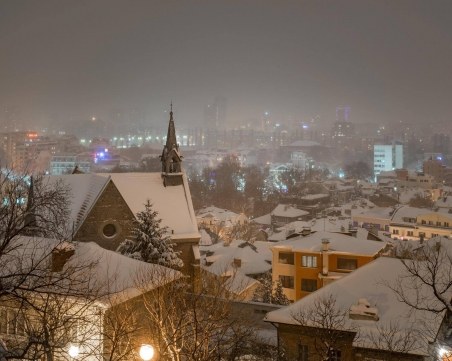 Дъждът преминава в сняг в Пловдив, градусите падат още