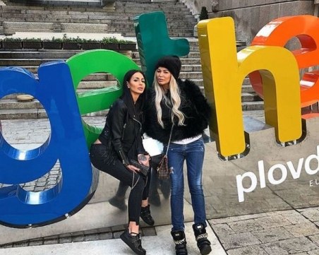 Деси Фотосесията и пловдивчанката Антония Иванова станаха неразделни приятелки