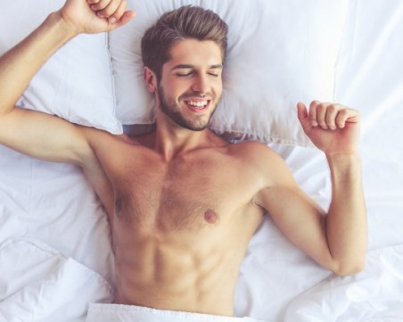 Ето защо мъжете трябва да спят голи