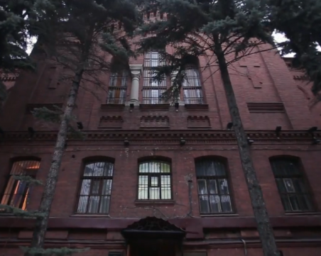 Построиха затвор за милиарди рубли в Русия, който прилича на малък град СНИМКИ