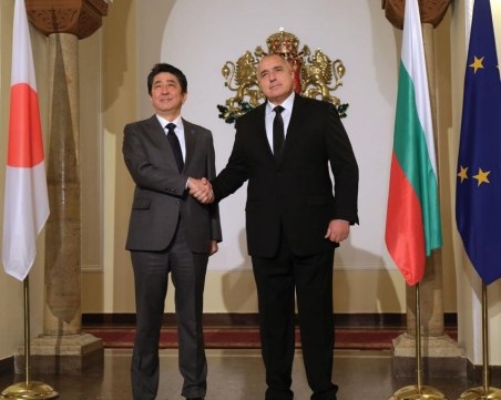 Историческата среща е факт! Бойко Борисов се срещна с премиера на Япония СНИМКИ