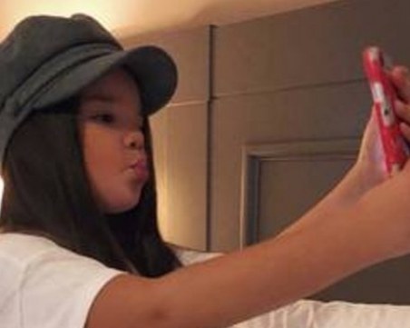 Николета Лозанова се изцепи! Качи снимка на дъщеря си, правеща джуки за селфи СНИМКА