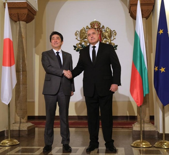 Историческата среща е факт! Бойко Борисов се срещна с премиера на Япония СНИМКИ
