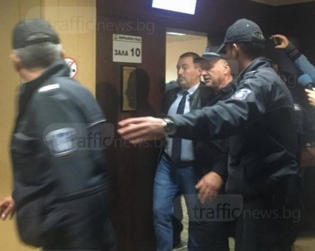 8 години затвор грозят адвокат Елдъров за измама и злоупотреба с доверие