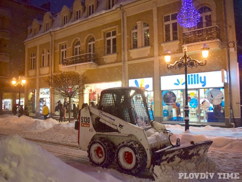 Пловдив вади 4 хиляди тона сол срещу снега