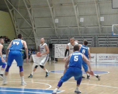 Две промени в мачовете на Академик Бултекс 99