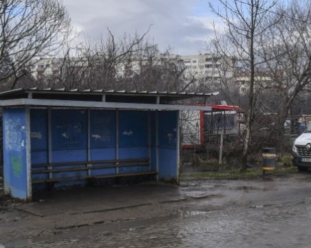 Кьоркитюк пиян връхлетя спирка и я помете