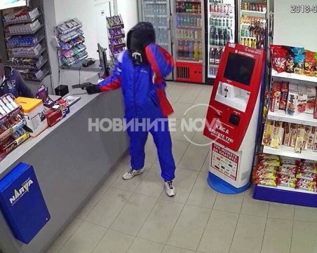 Екшън на главен път у нас: Въоръжени нахлуха в бензиностанция