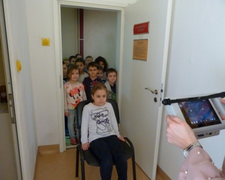 Малки пловдивчанчета се включиха в кампанията “Весели очички“ СНИМКИ