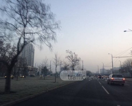 Сутрешна мъгла покри Пловдив, започват валежи в цялата страна СНИМКИ