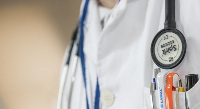 Разследват пияния лекар, който скочи и срещу полицаи за хулиганство