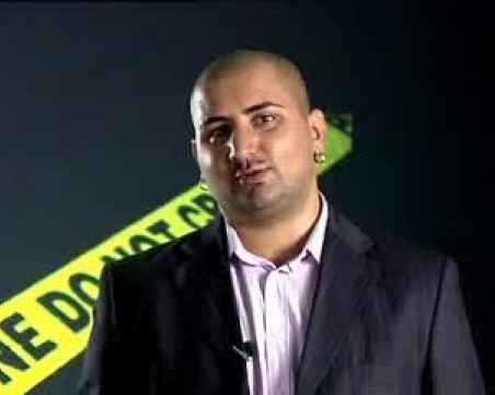 Интерпол издирва бивш участник в Биг Брадър, отишъл в Дубай да търси баща си– шейх