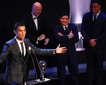 Марадона сряза Роналдо: Далеч си от най-великите