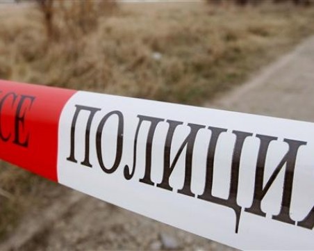 Шофьор блъсна и уби мъж на пътя, след това избяга