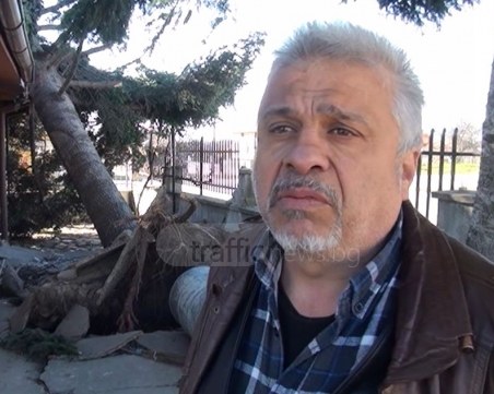 Торнадо отнесе къща в Карловско ВИДЕО