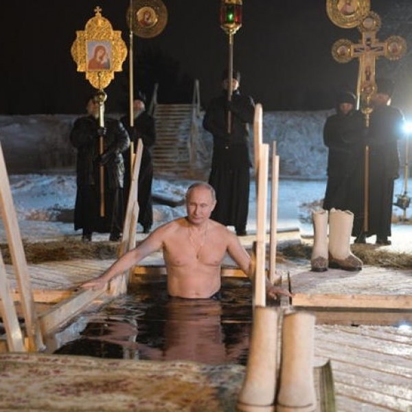 Путин се потопи в ледените води на езеро