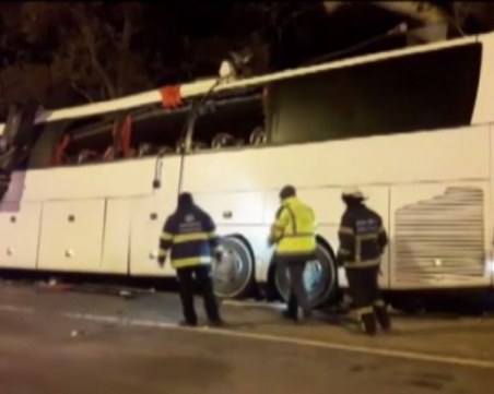 11 души загинаха, а 44 са ранени при зверска катастрофа с автобус