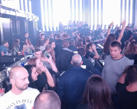 Масирана акция на полицията в Пловдив, полицаи са щурмували заведенията