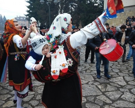 Днес е Бабинден по стар стил