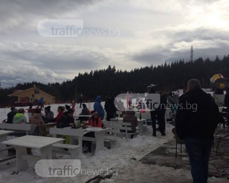 Пловдивчани напълниха пистата на Копривките през уикенда СНИМКИ