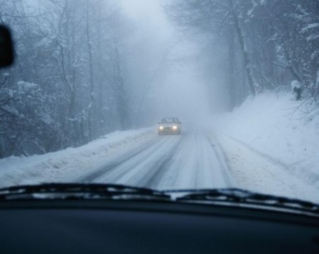 Вятър, дъжд и сняг ни връхлитат, оранжев код за 19 области