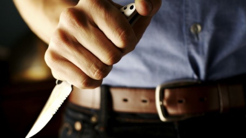 33-годишен вилня с нож в кооперация в Хисаря! Търсил баща си, за да го убие