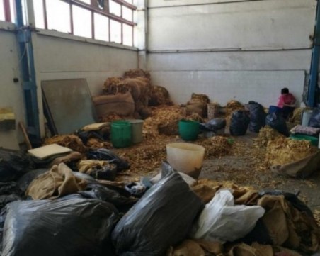 Акция срещу контрабандата! Двама пловдивчани и жена от Кaрлово са арестувани