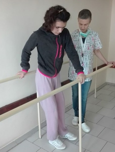 Тони, останала без крака след като скочи пред влак, вече е с протези СНИМКА