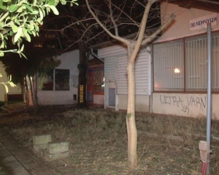 13-годишно дете снимало как приятелите му убиват с голи ръце бездомника