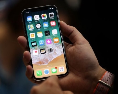 Apple спират да произвеждат iPhone X